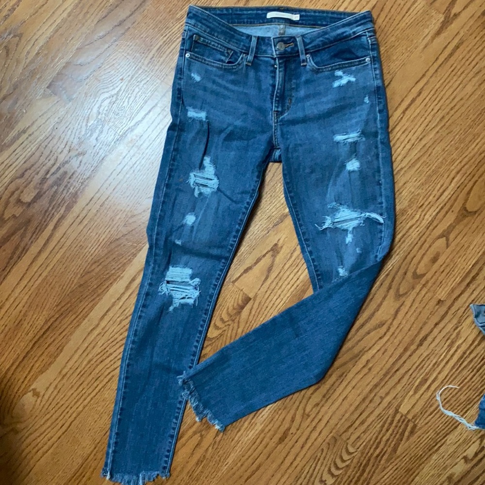 LEVIS ripped skinny jean